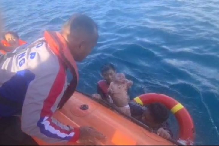 Indonesia điều tra vụ tàu biển cháy khiến ít nhất 14 người thiệt mạng